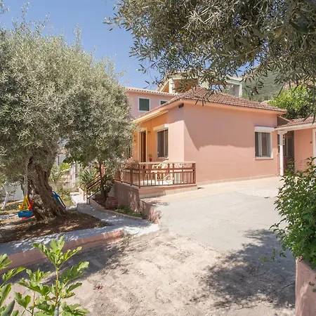 Gaia The House بيت للعطل *